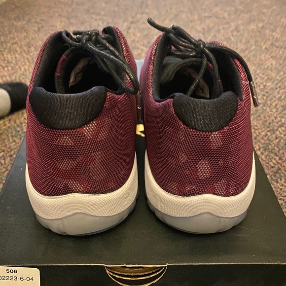 Air Jordan future low Bordeaux burgundy